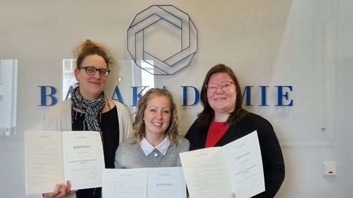 Absolventinnen und Absolventen des Fachwirts Facility Management